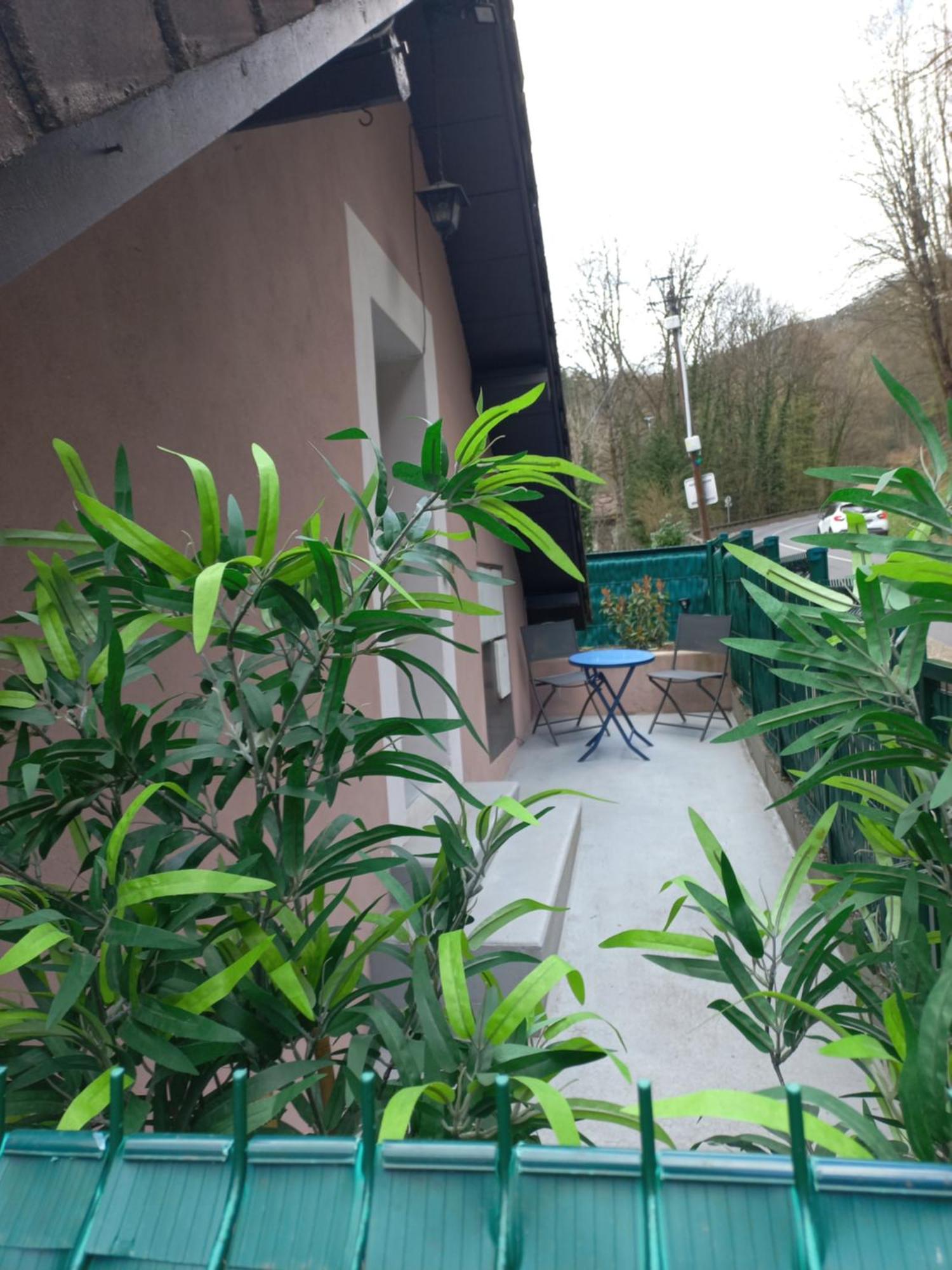 Residence Du Parc Saint-Martin-dʼUriage Dış mekan fotoğraf